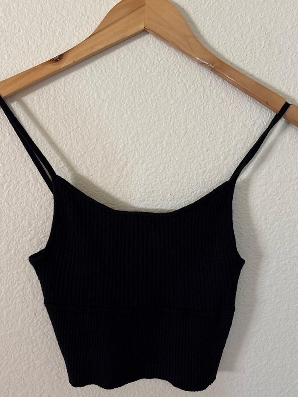 La Hearts Black Ribbed Spaghetti Strap Crop Camisole